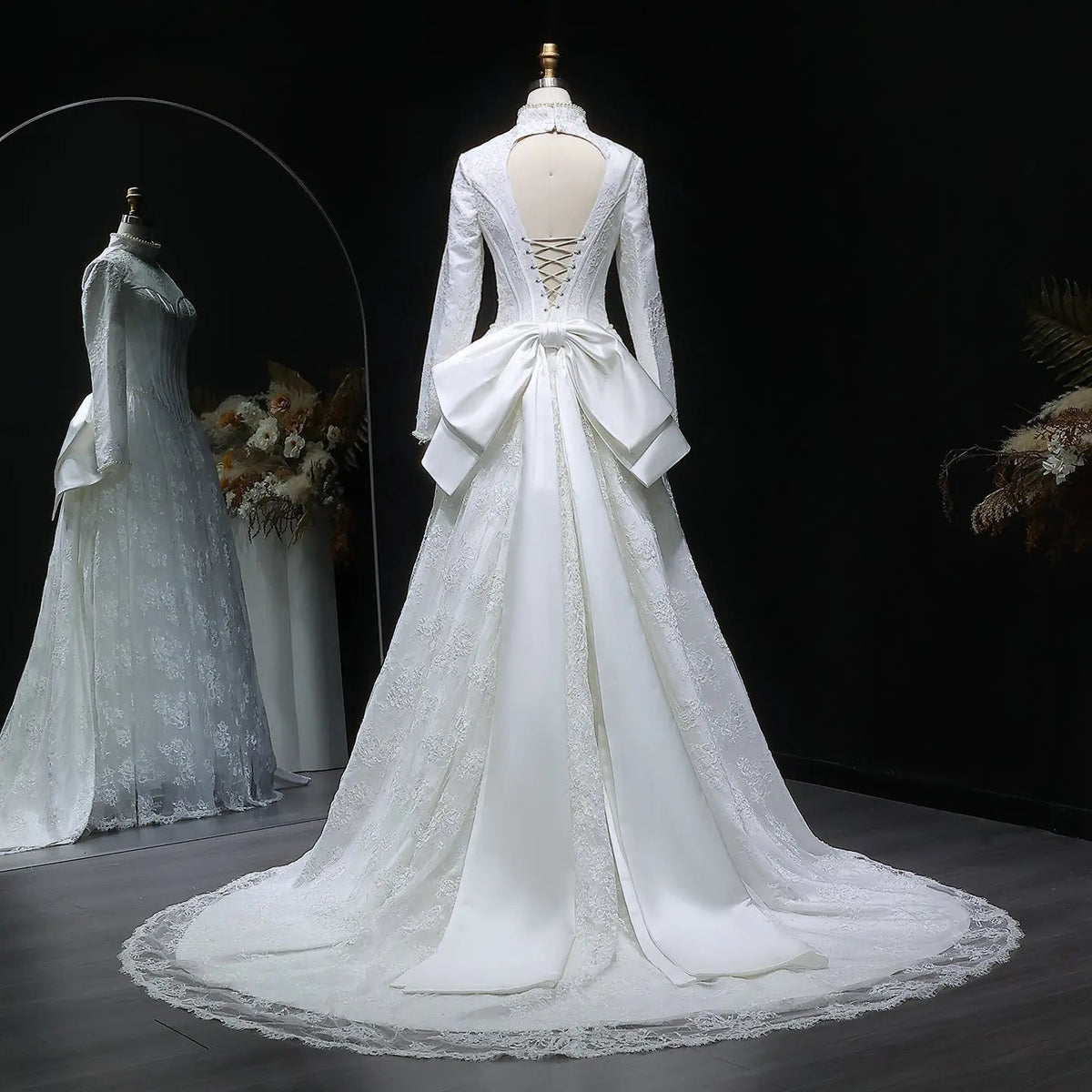 Luxury Pearl Long Sleeve Lace Wedding Dress ZP178