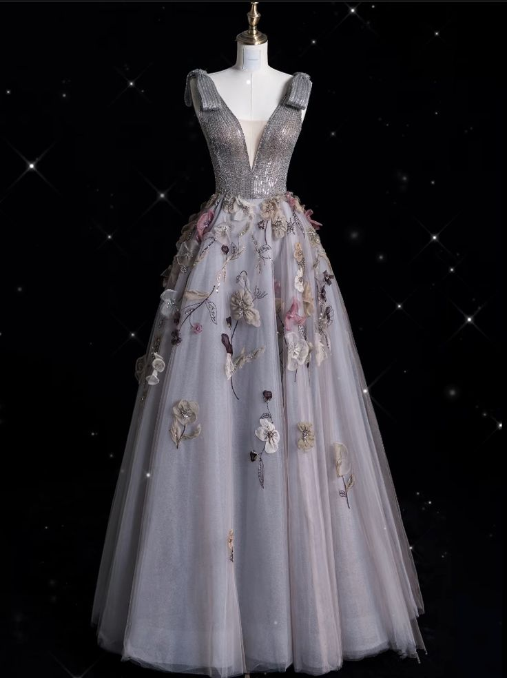 Charming Deep V Tulle Beded Appliques Ball Gown Gray A Line Prom Evening Dress - VelvetHem