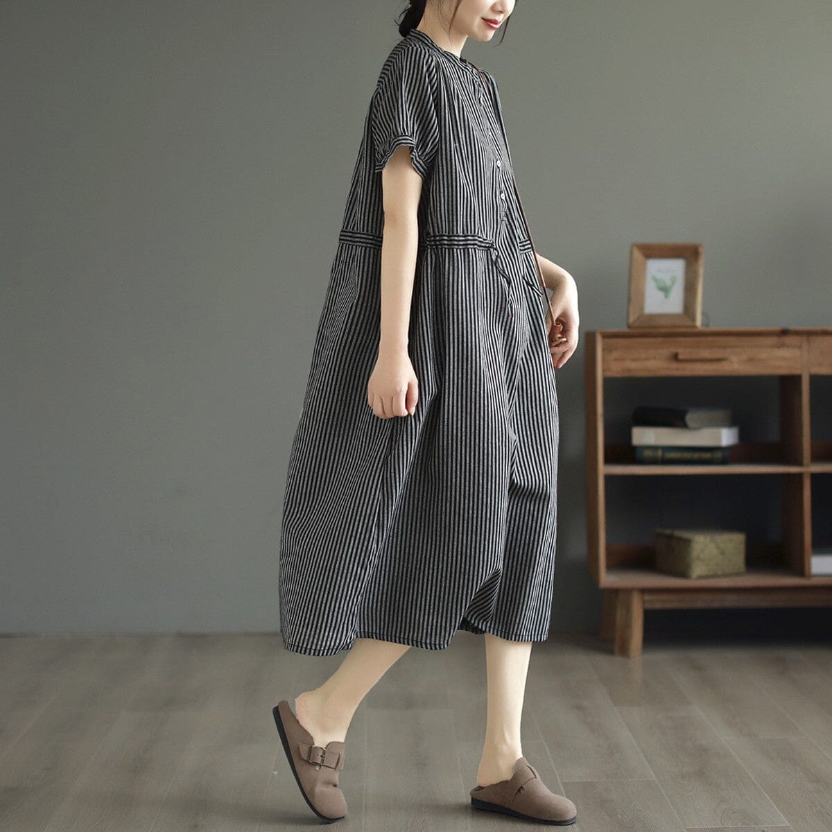 Beautifully Finished Dress in a Timeless Design