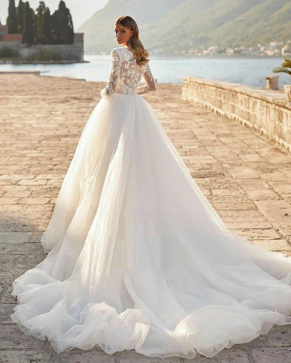 Grace Pretty luxury Princess Wedding Dresses Modest O Neck Long Sleeves Muslim Bride Dresses Bridal Gown vestidos de novia (ZD13482)