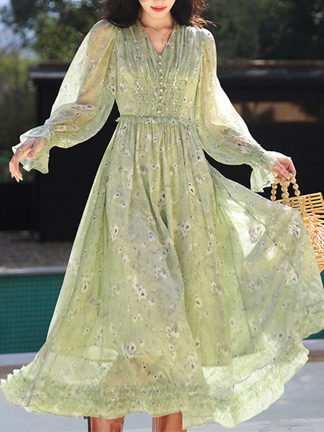 Gracefully Styled Dress for Any Occasion