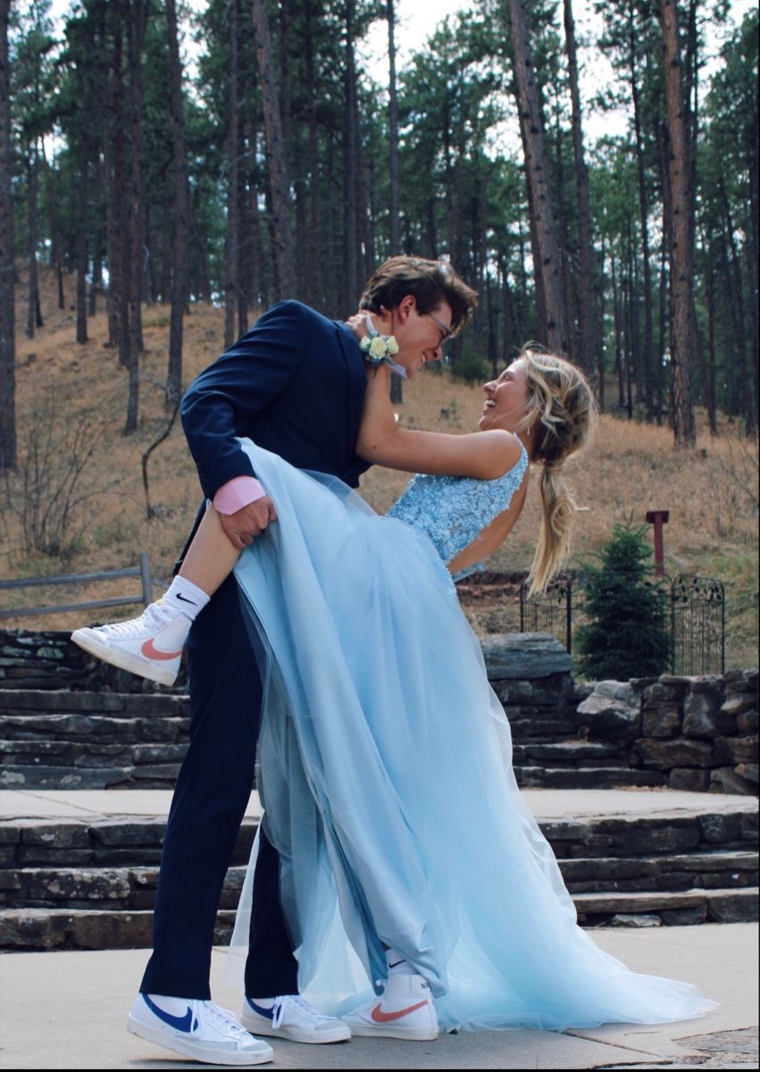 Modest A-line V Back Lace Tulle Prom Dress,Blue Graduation Dress - VelvetHem