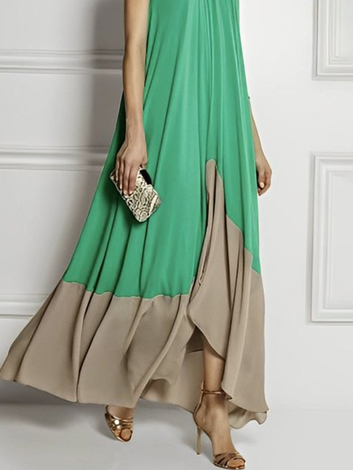 Well Tailored Dress with a Graceful Silhouette