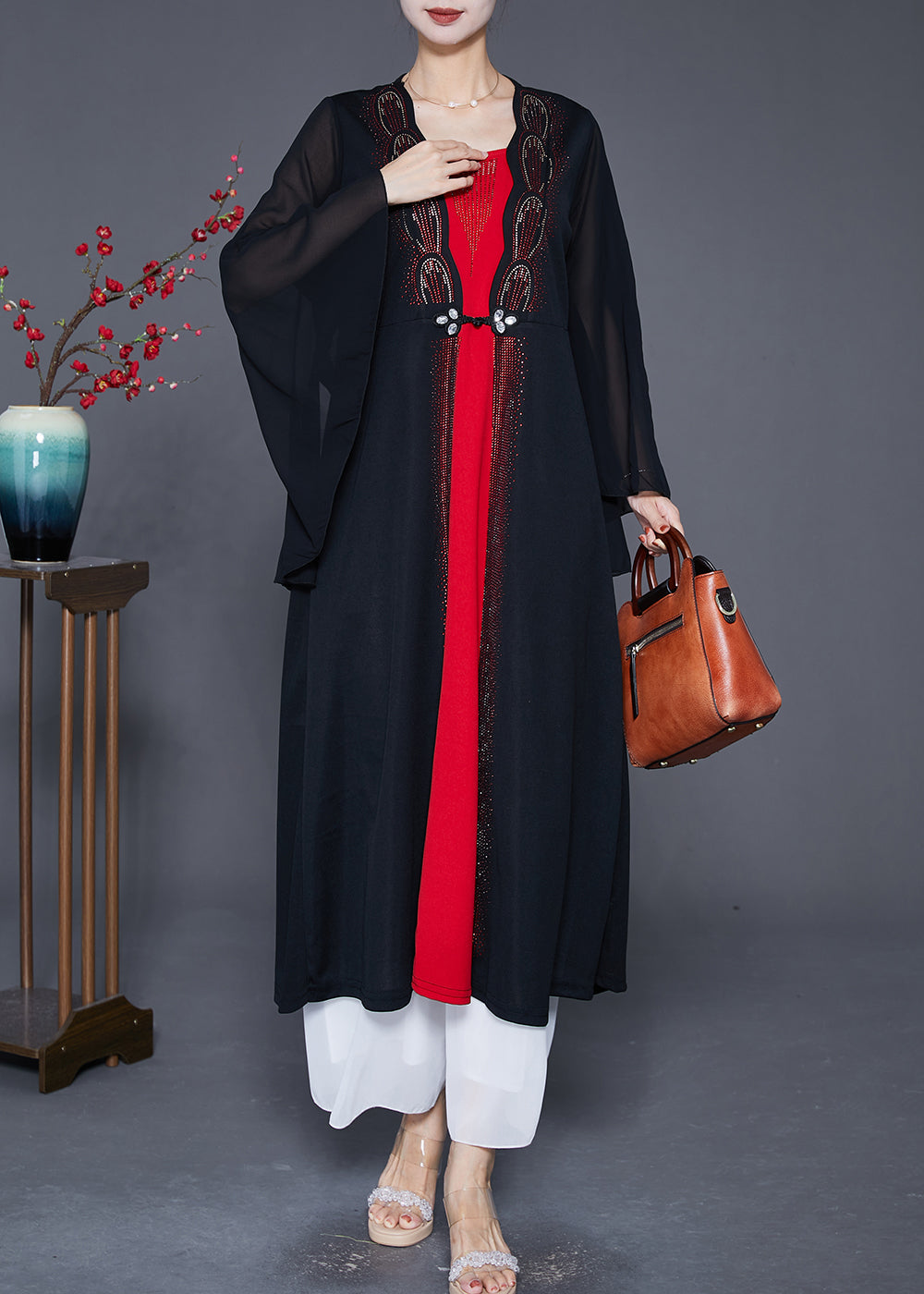 Well Tailored Dress with a Graceful Silhouette