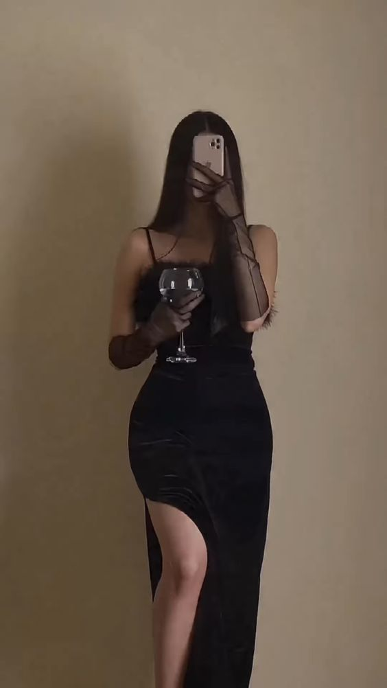 Fashion Velvet Strapless Feathers Black Evening Dress Slit Party Dress With Gloves - View 2 | VelvetHem