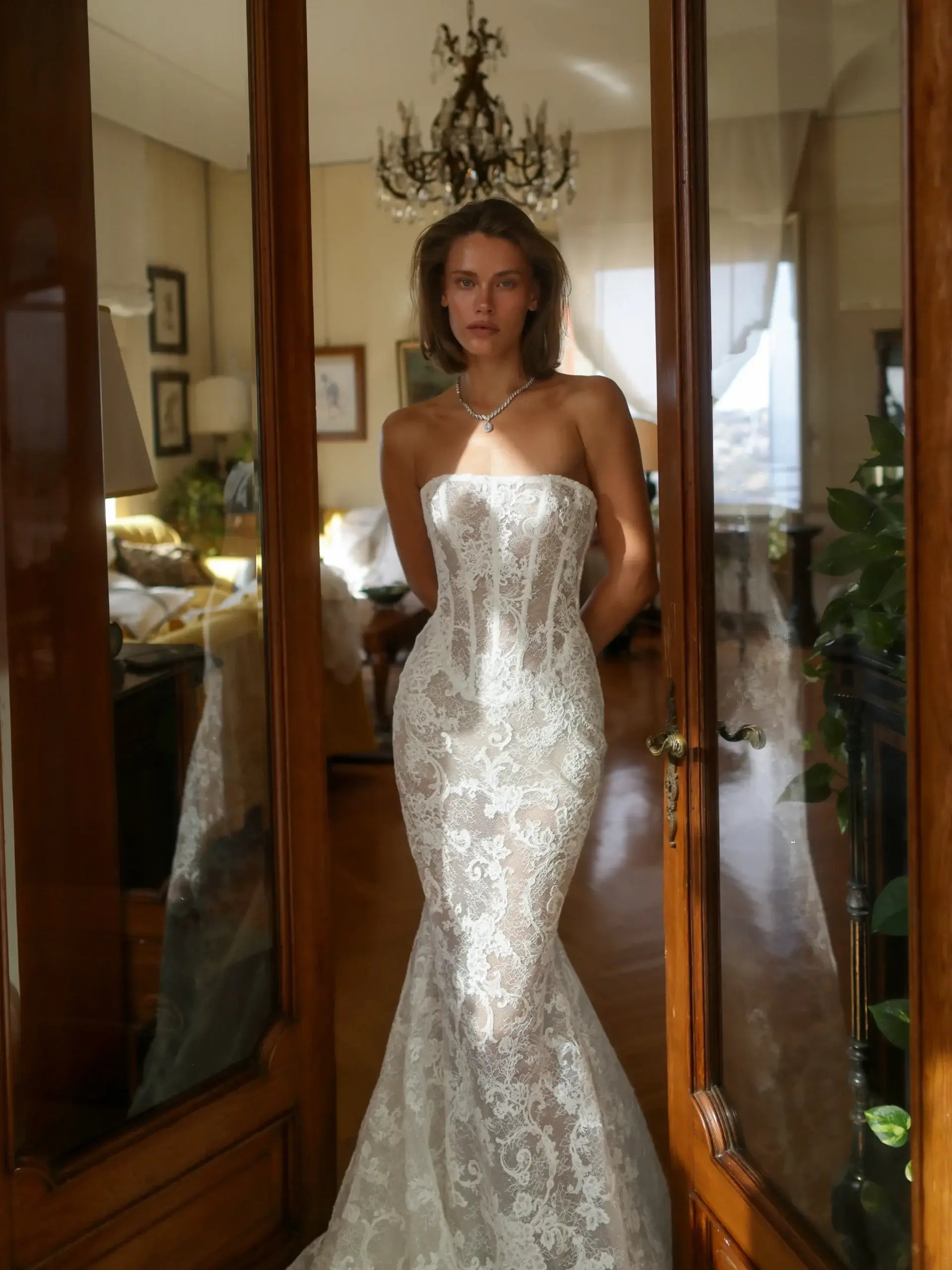 Vintage Ivory Lace Strapless Mermaid Wedding Dress ZP115