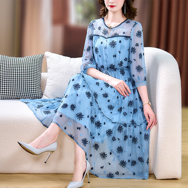 Beautifully Crafted Dress in a Classic Style