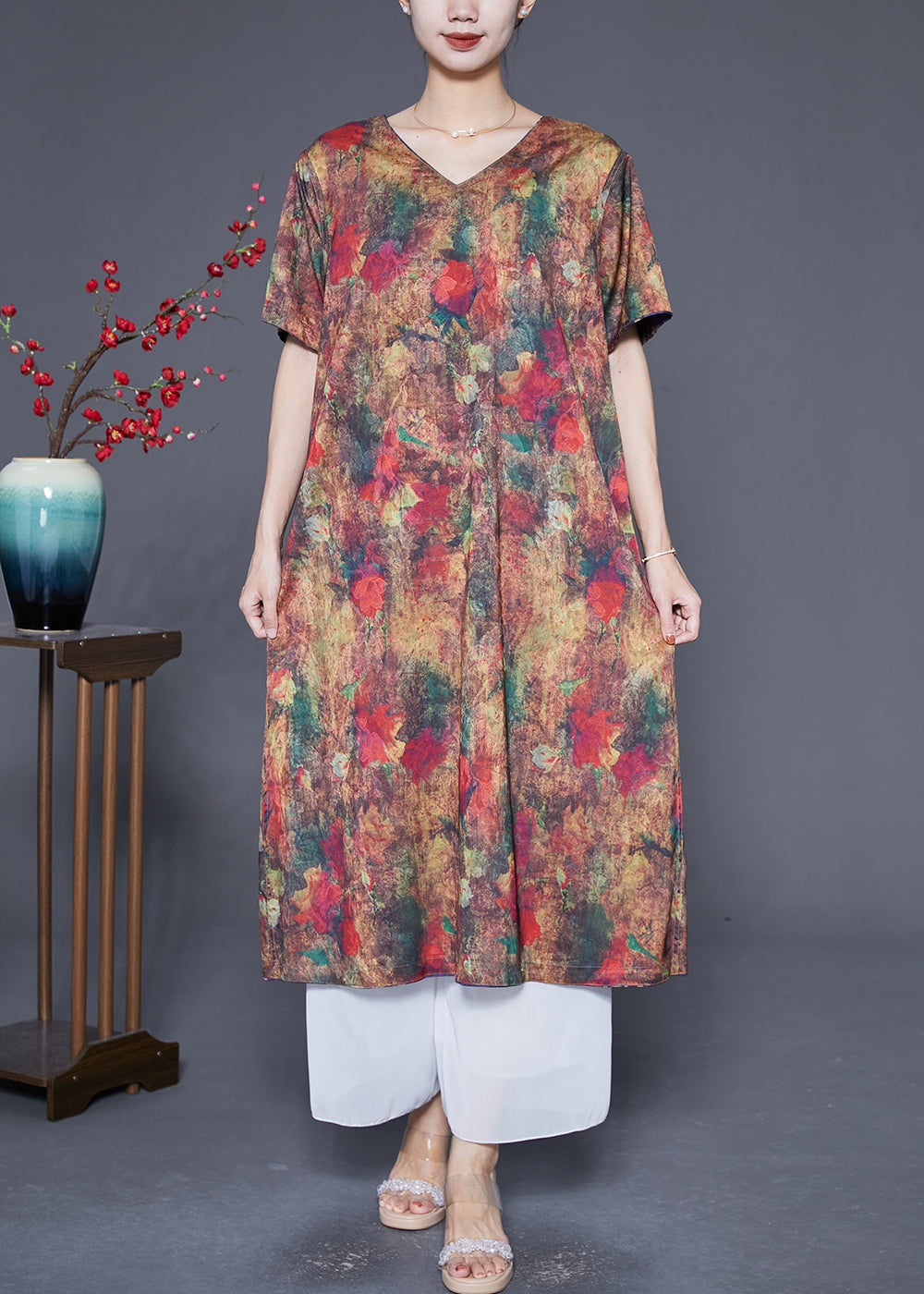 Effortlessly Elegant Dress with a Timeless Design