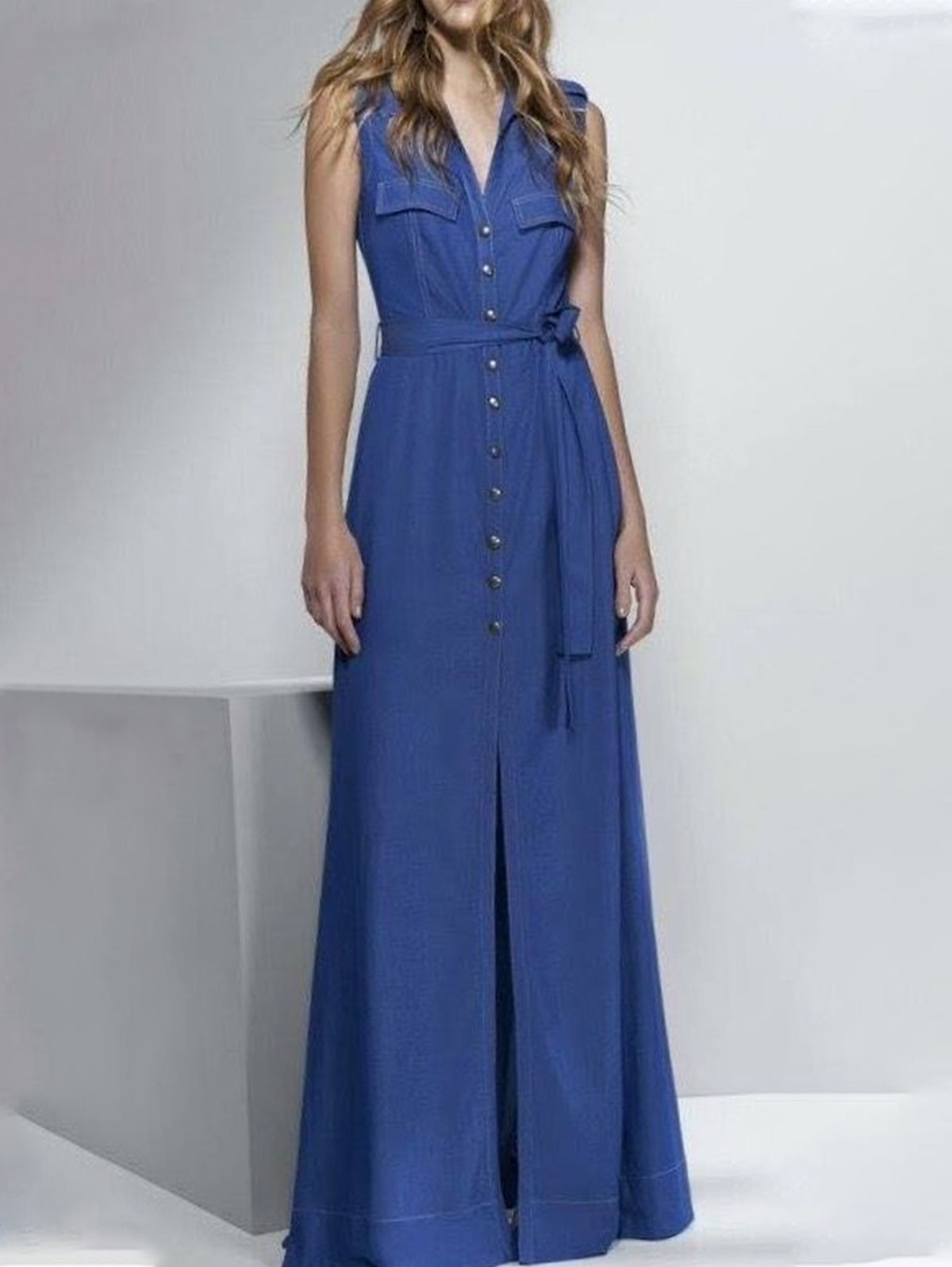 Sophisticated Dress with a Clean Classic Look