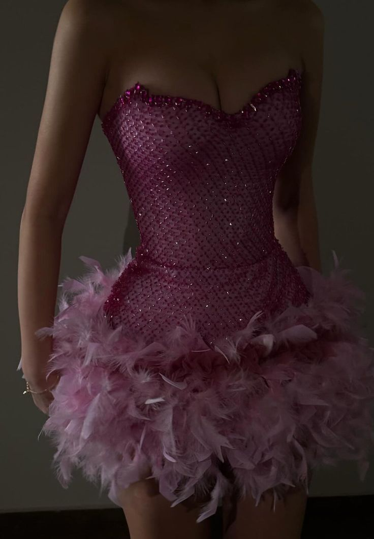 Luxurious Pink Strapless Sequin Beaded Feathers Sheath Cocktail Dress Short Homecoming Dress