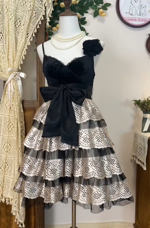 Vintage Spaghetti Straps A Line Homecoming Dress Mini Prom Dress With Bow - View 2 | VelvetHem