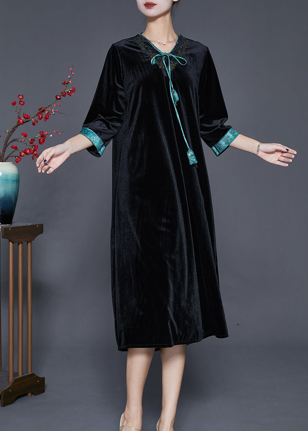 Gracefully Styled Dress for Any Occasion