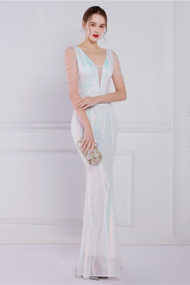 Relaxed Dress Inspired by Contemporary Streetwear Fashion