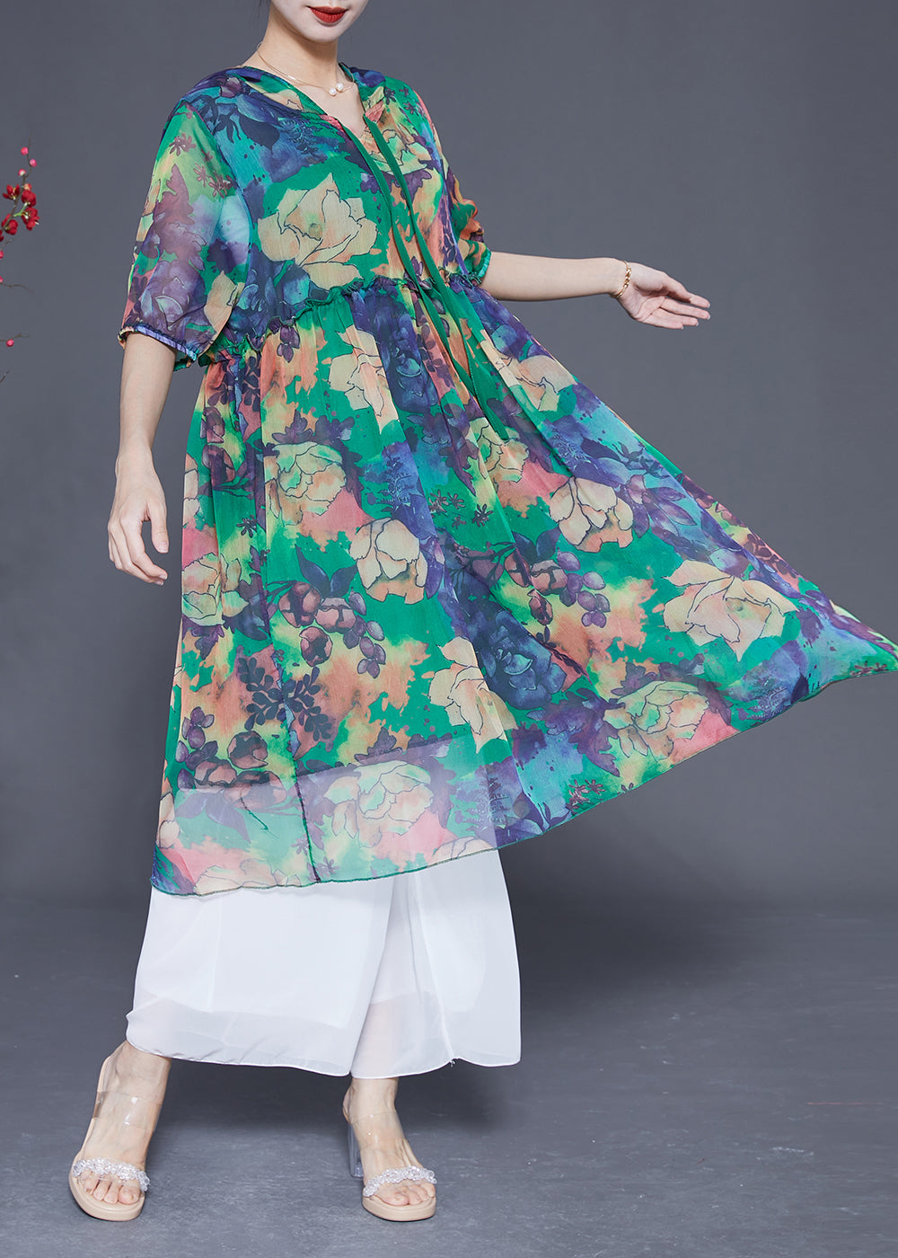 Beautifully Finished Dress in a Timeless Design