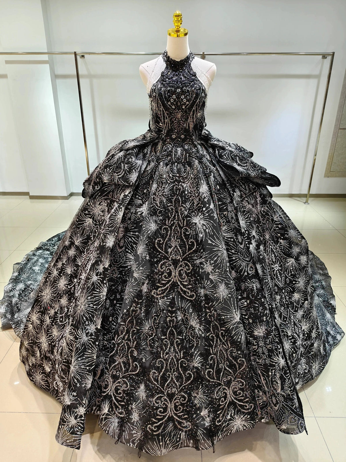 Dramatic Black Halter-Neck Ball Gown Wedding Dress with Firework Sequin Embroidery & Beaded Tassels Ye-2035 (ZD16818)