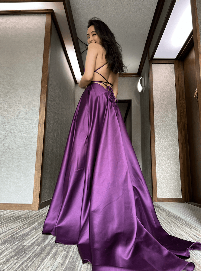 A-Line / Princess Scoop Neck Sweep Train Satin Prom Dress With Split Front