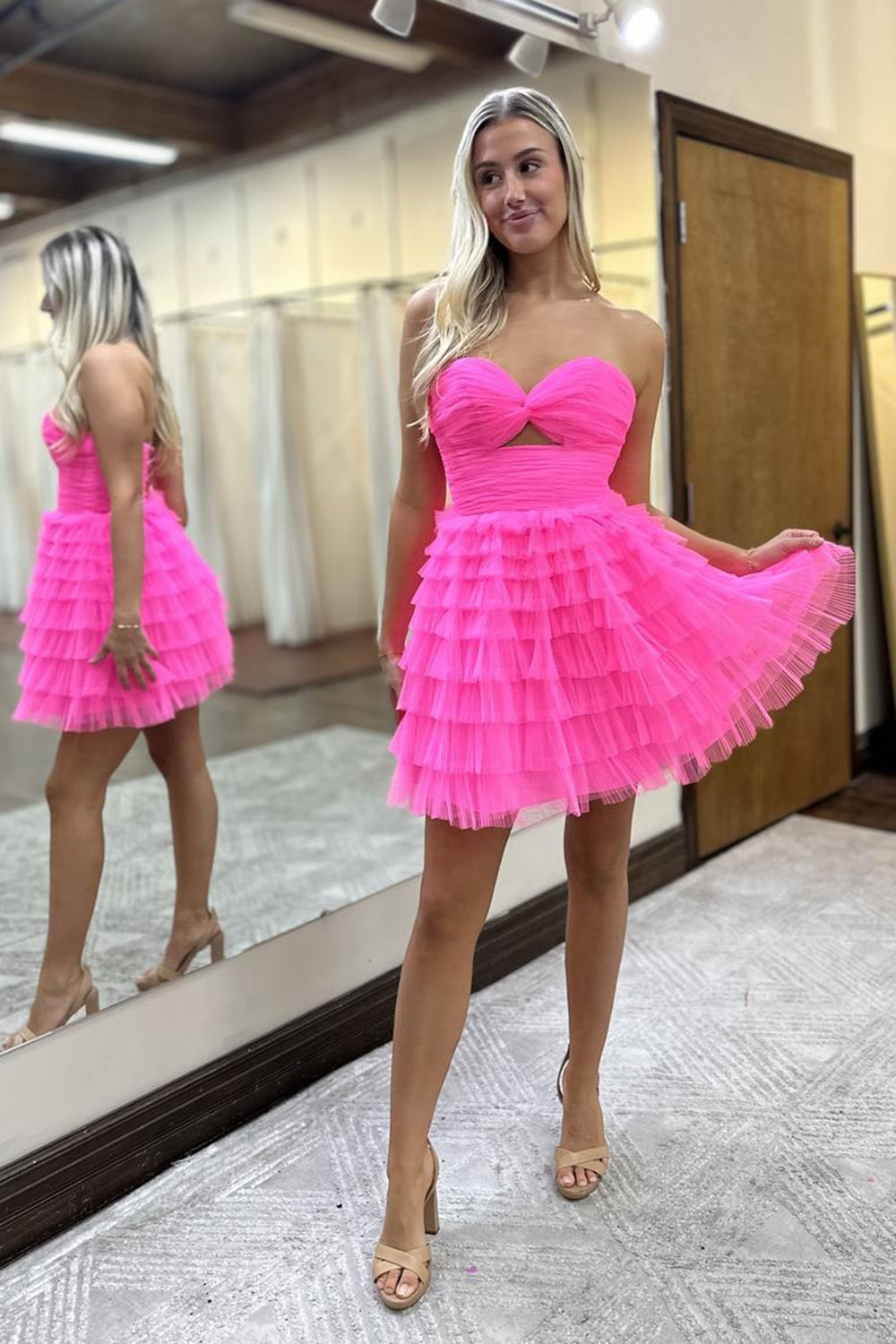 A-Line Fuchsia Homecoming Dresses Strapless Tiered Tulle Short Cocktail Dresses with Keyhole