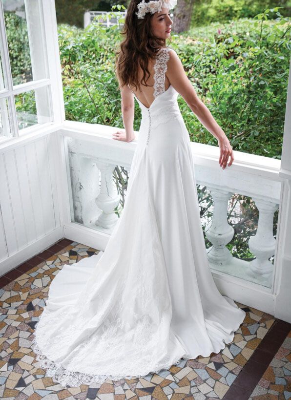 A-Line Lace Summer Beach Weddding Dresses Open Back Sleeveless Bridal Gowns