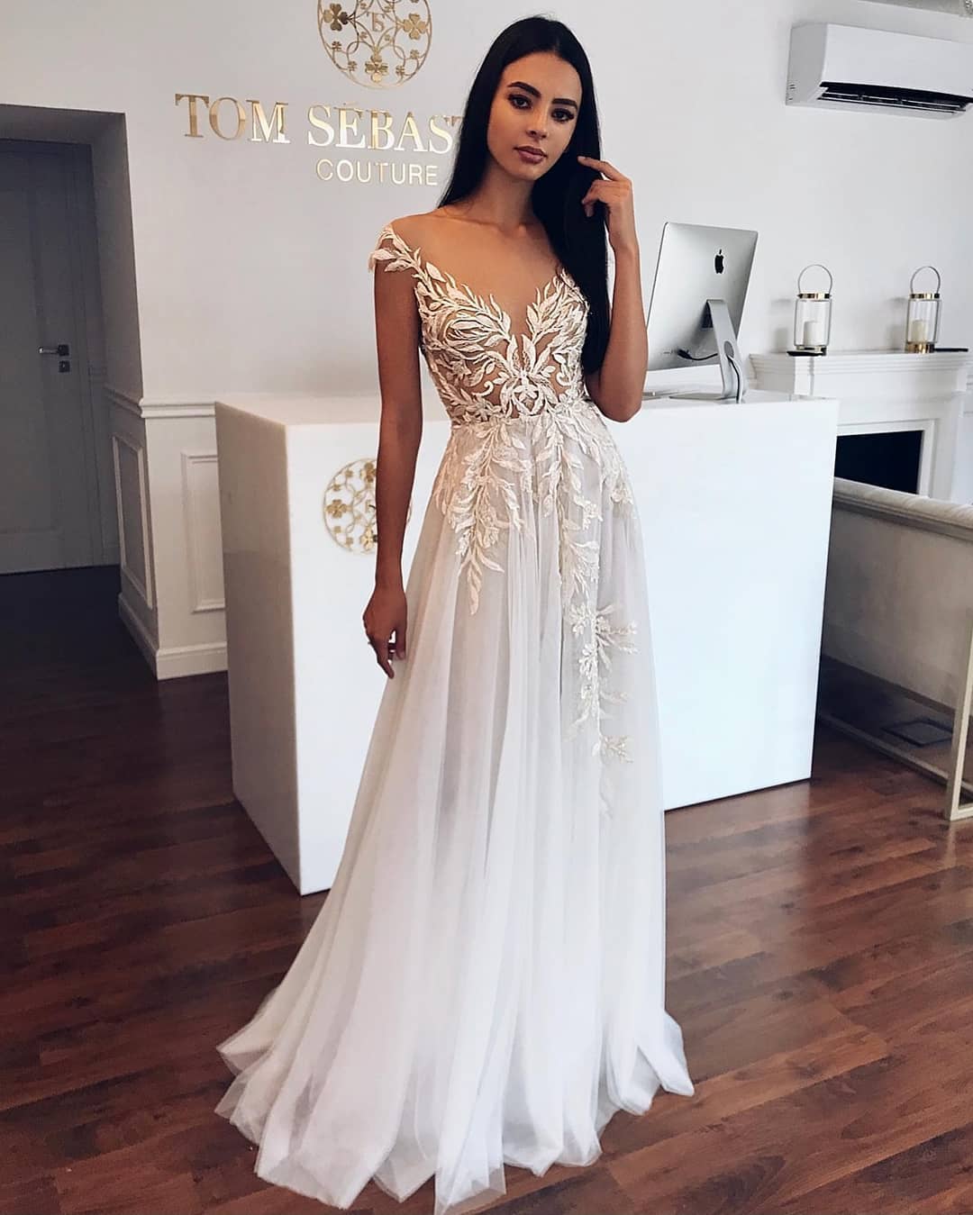 A-line Appliqued Tulle Beach Wedding Dress Sleeveless Pleated Bridal Gowns