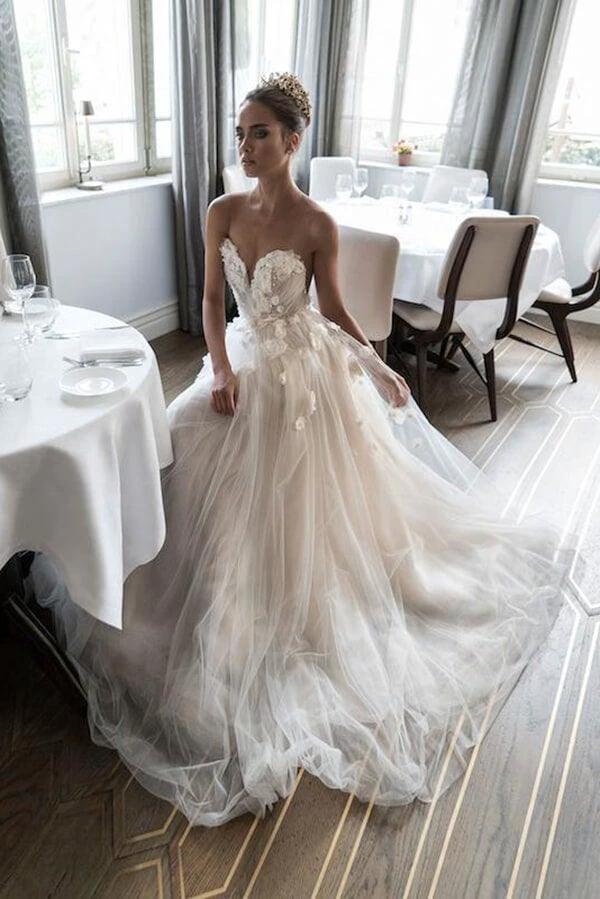 A-line Sweetheart 3D Flowers Wedding Dress Bridal Gown With Beading (ZD16219) - VelvetHem