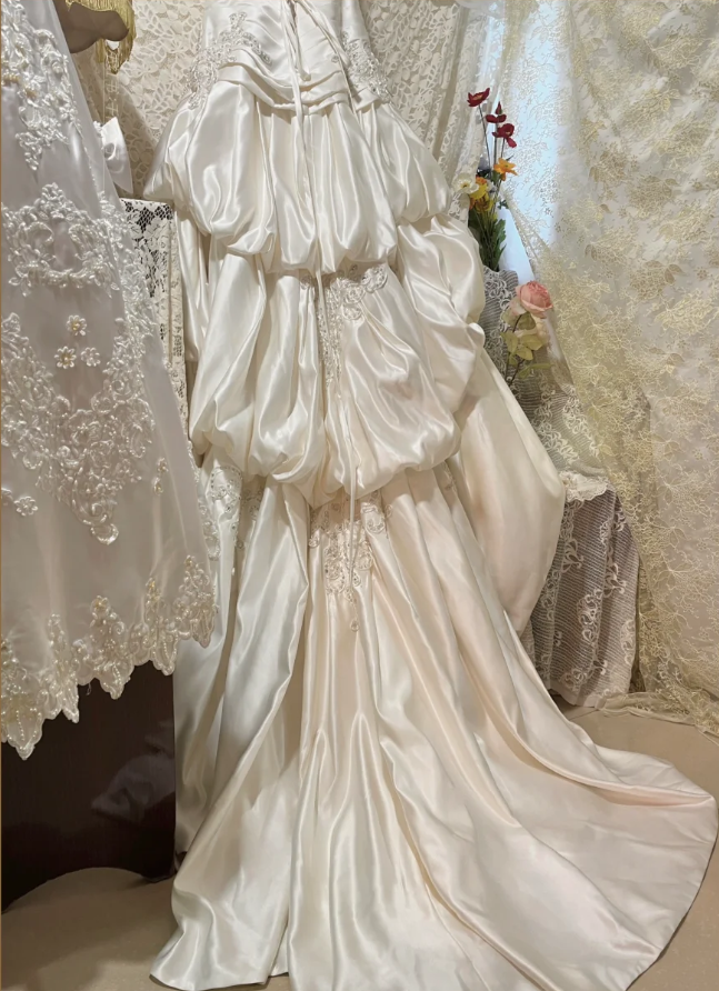 Vintage Strapless Ivory Satin Pleated Lace Appliques Mermaid Long Wedding Dress Formal Bridal Gown - View 5 | VelvetHem