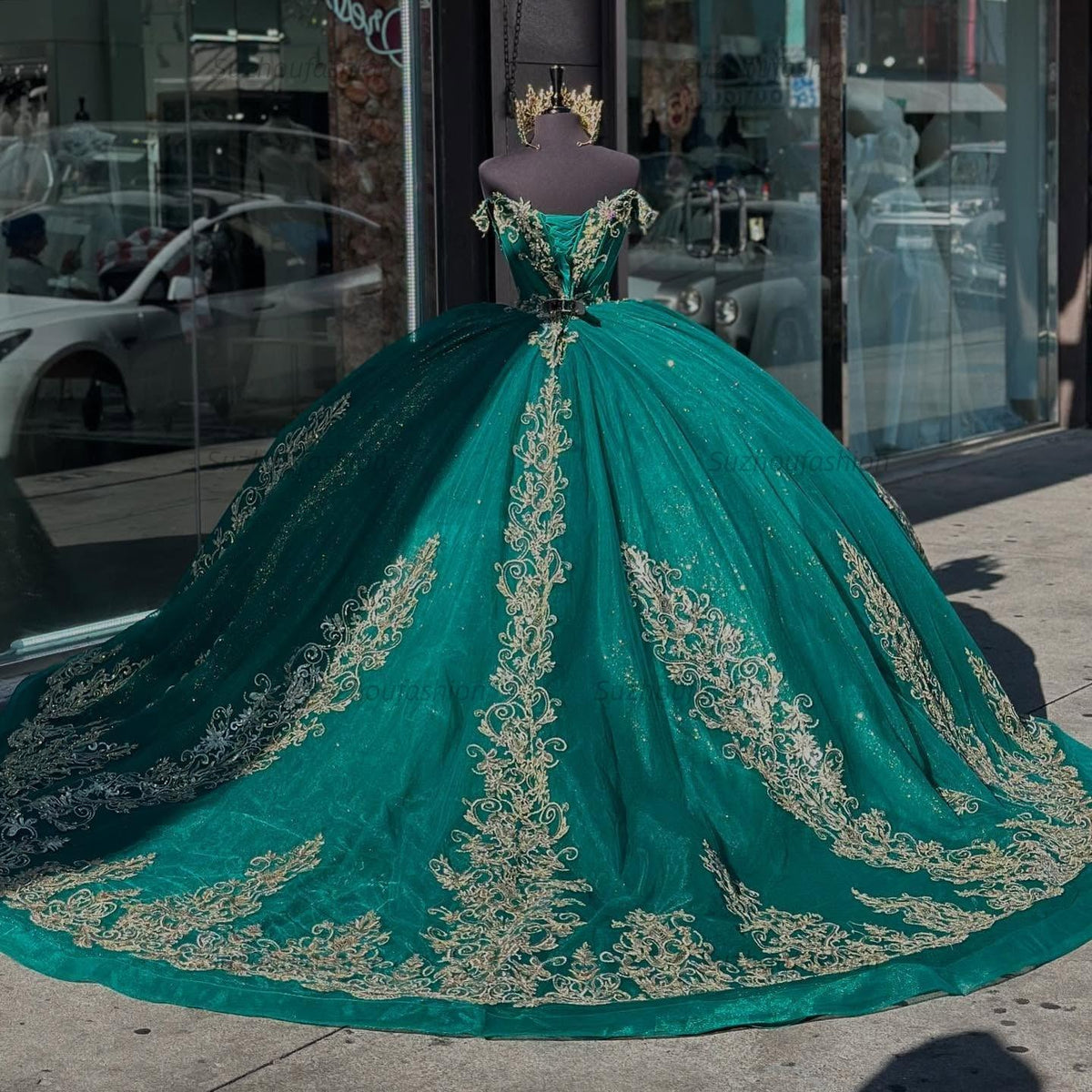Ball Gown Off Shoulder Sleeveless Beaded Gold Appliques Lace Up Detachable Dress Sparkly Dark Green Tulle Quinceanera Dress Formal Evening Gown For Sweet 16