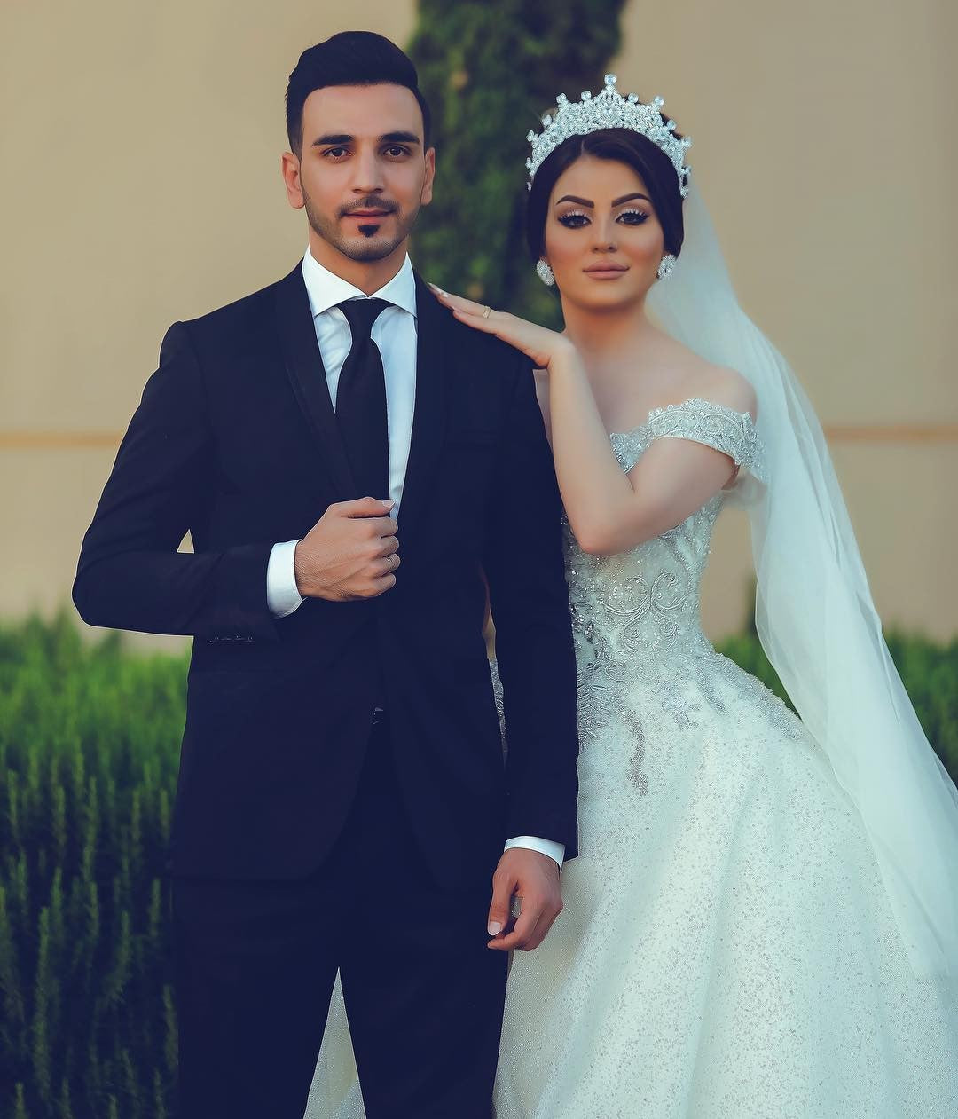 Ball Gown Off-Shoulder Tulle Lace Wedding Dress Online