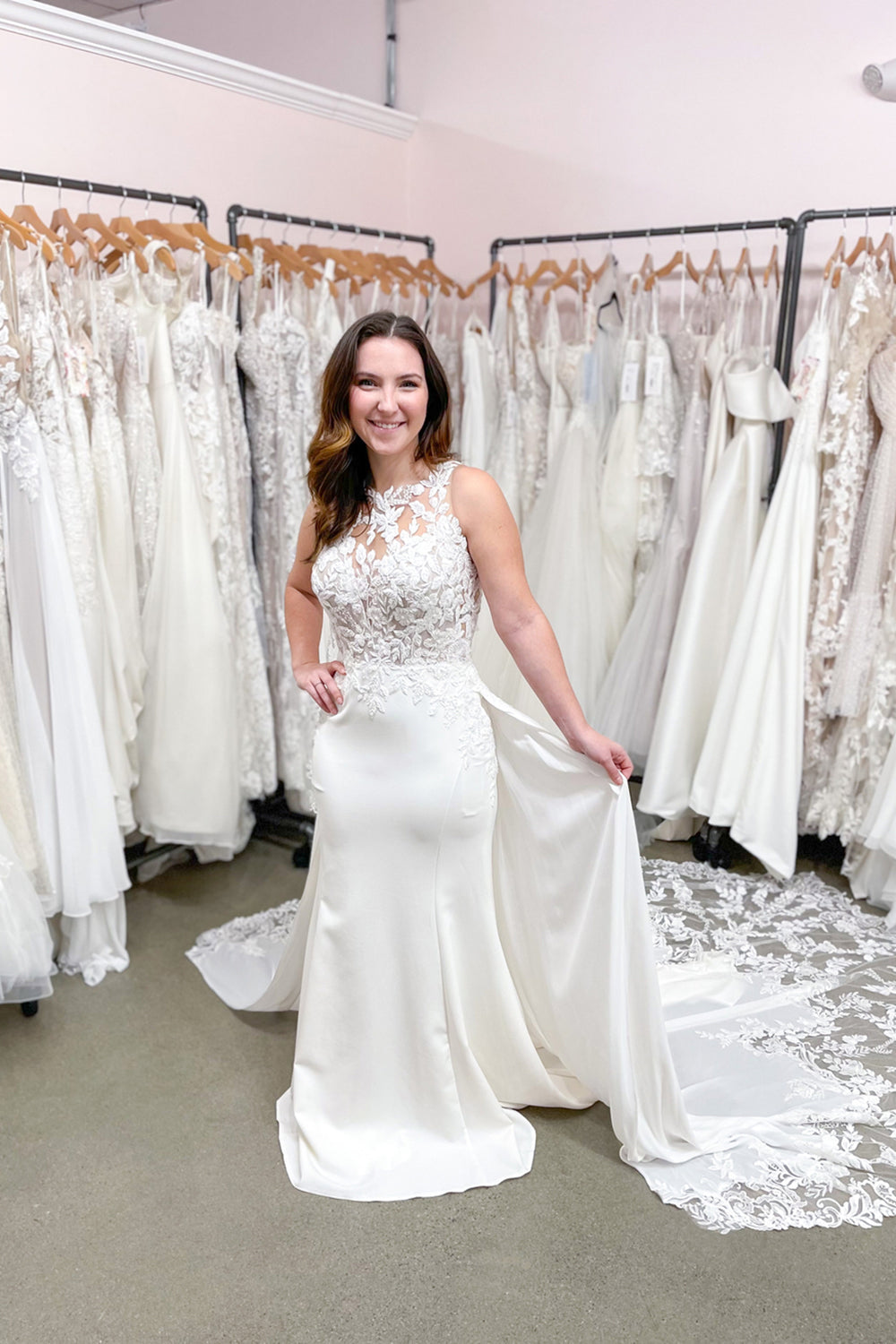 Bateau Appliques Lace Long Mermaid Wedding Dress With Detachable Train