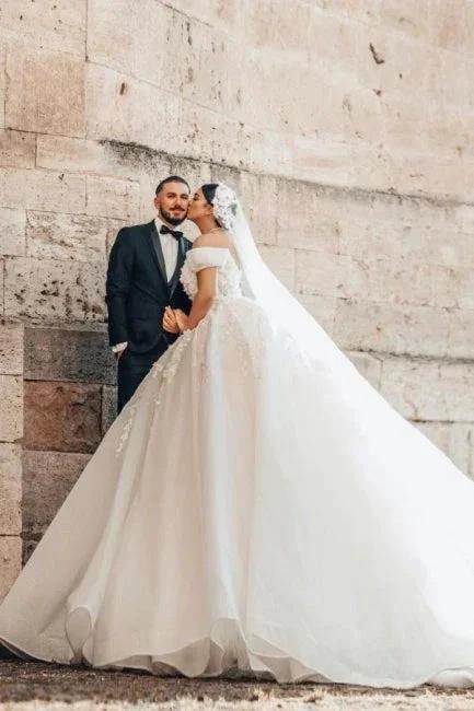 Beautiful Long A-Line Off-the-shoulder Sleeveless Wedding Dresses with Lace (ZD15634)