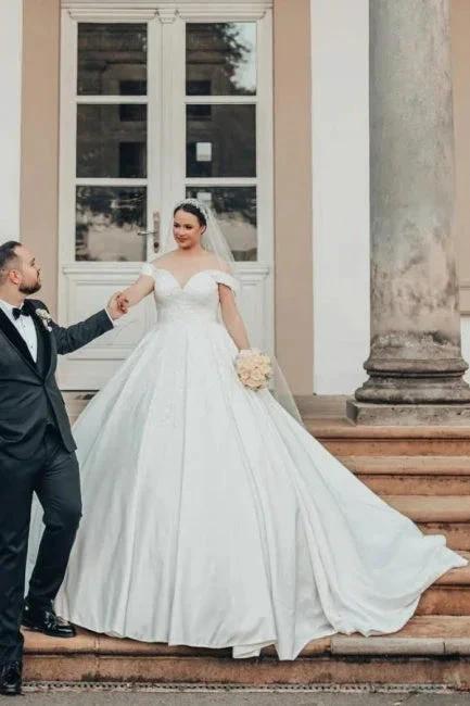 Beautiful Princess Long A-line Off-the-shoulder Lace Satin Wedding Dresses (ZD15636)