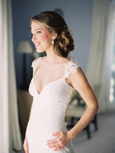 Beautiful White Lace Flower Beach Wedding Dress Popular Sweep Train Formal Plus Size Bridal Gown