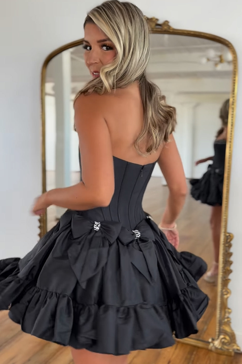 Black Homecoming Dresses Corset Strapless A Line Short Cocktail Dresses With Bows