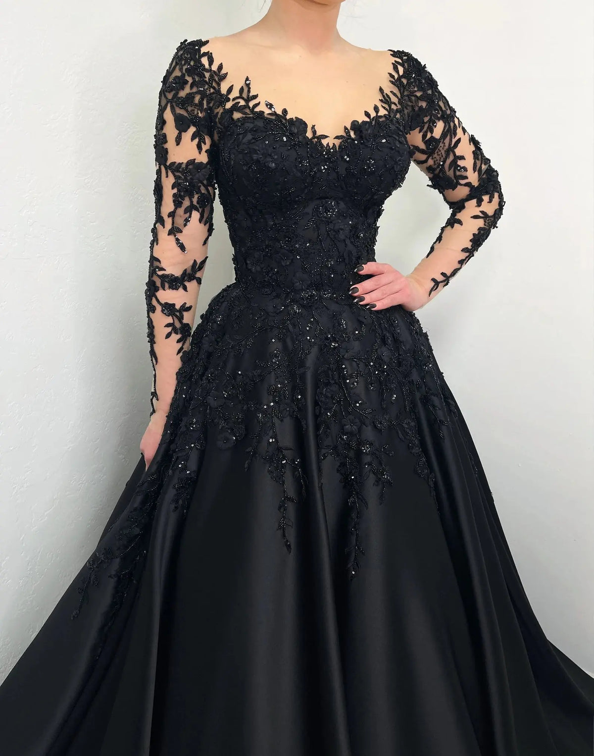 Black Luxury Gothic Wedding Dress Bridal Gown Heavy Beading  ZP199
