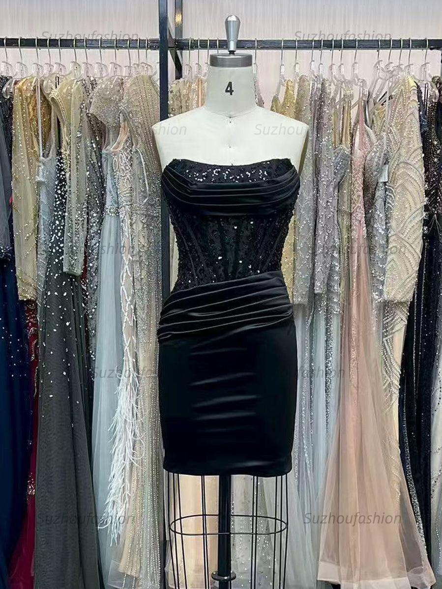 Suzhoufashion Bodycon Scoop Neck Satin Short Homecoming Dress with Appliqeus