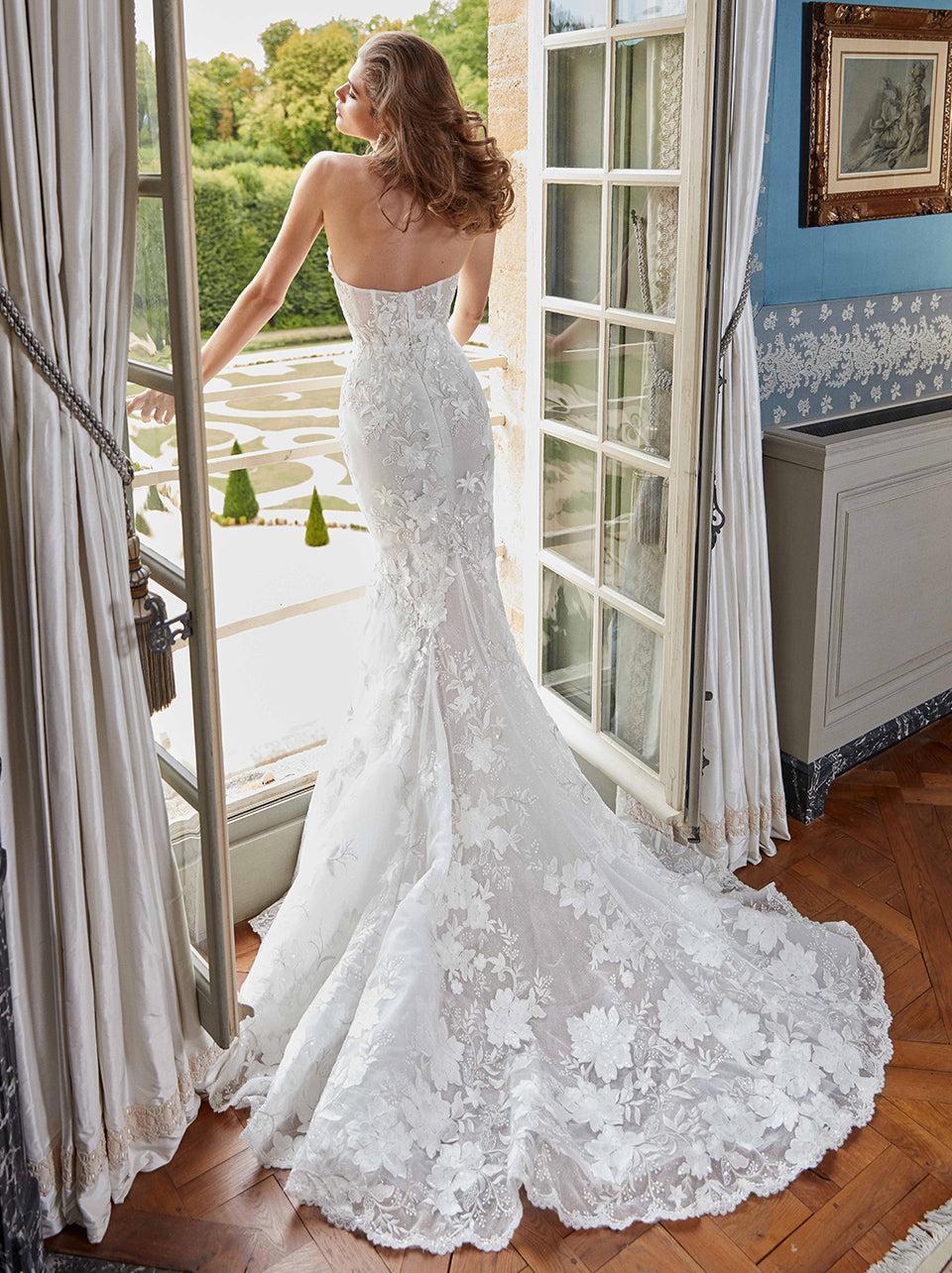 Boho Sweetheart Sleeveless White Appliques Mermaid Beach Bridal Dress