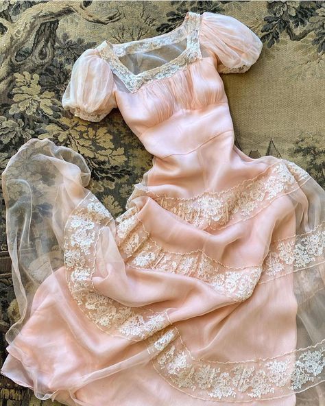 Vintage A Line Square Neckline Short Sleeves Pink Tulle Prom Dresses Long Lace Evening Dress