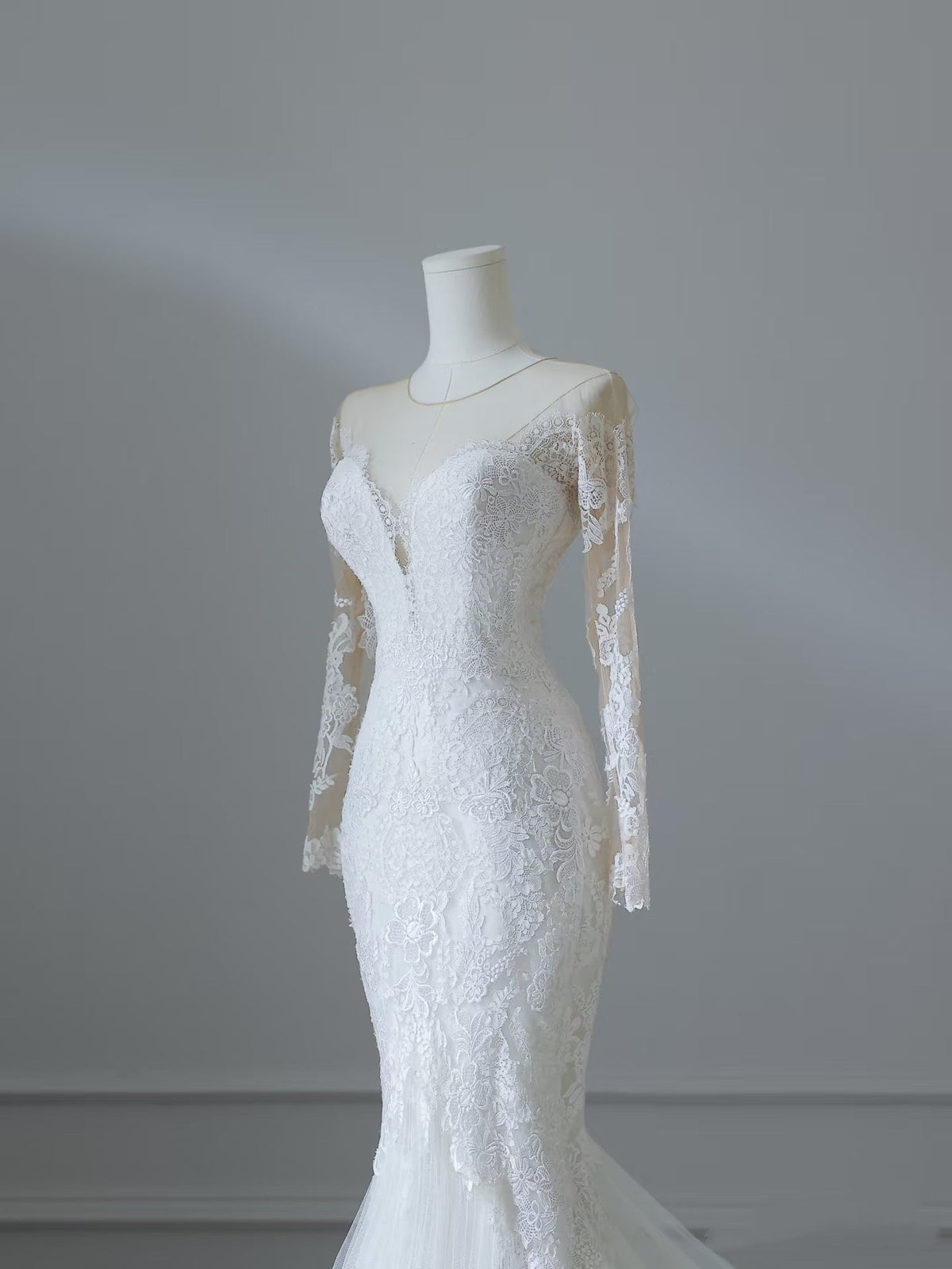 Unique Mermaid Scoop Neckline Long Sleeves Wedding Dresses White Brides Dress - View 3 | VelvetHem