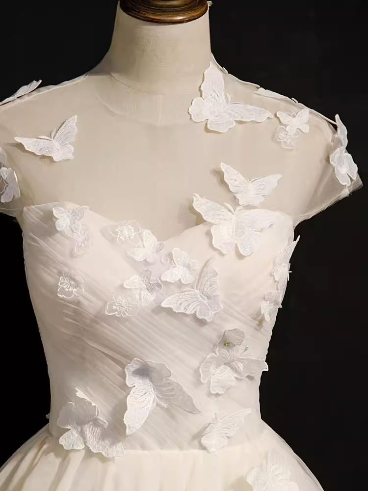 Cute Ball Gown Scoop Neckline White Tulle Party Dress Lace Homecoming Dresses - View 4 | VelvetHem
