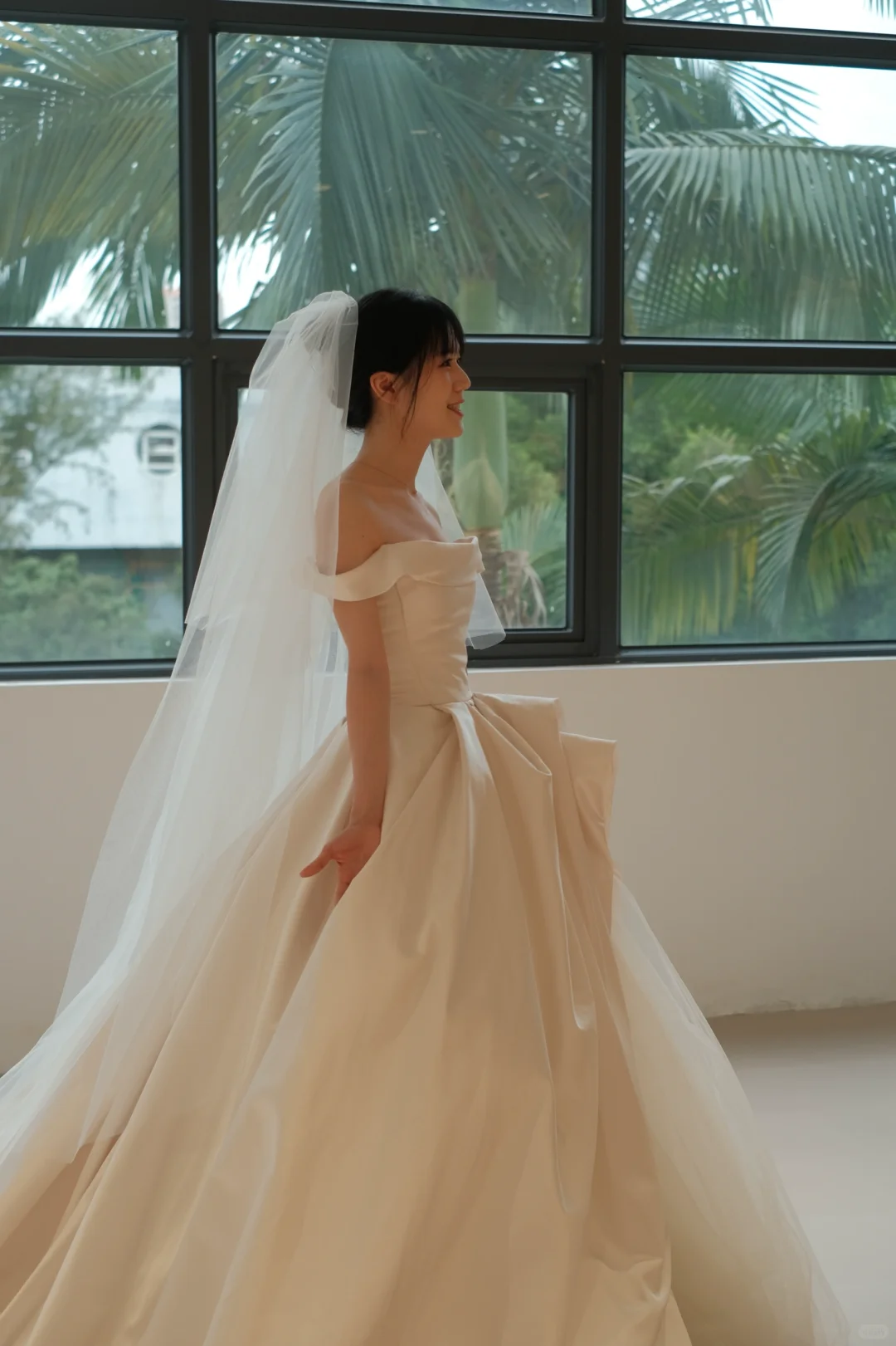 Elegant Ball Gown Strapless Satin Tulle With Veil Long Wedding Dresses - View 2 | VelvetHem
