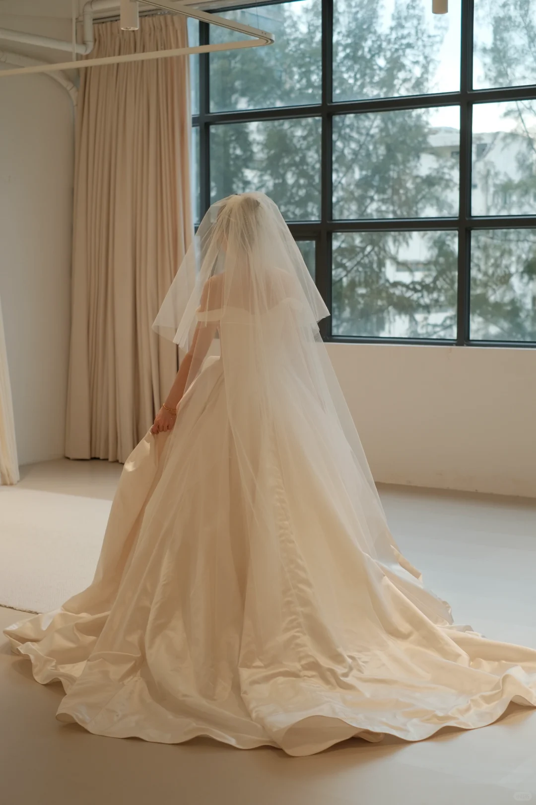 Elegant Ball Gown Strapless Satin Tulle With Veil Long Wedding Dresses - View 3 | VelvetHem