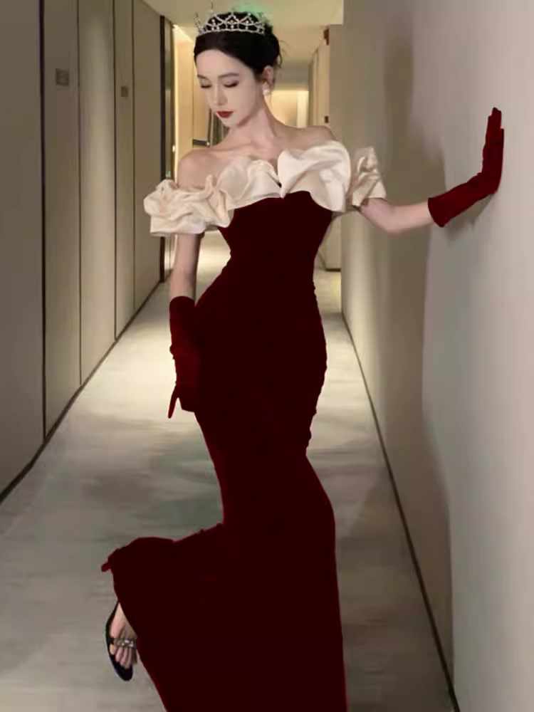Sexy Mermaid Burgundy Velvet Prom Dresses With Gloves C43 - View 4 | VelvetHem