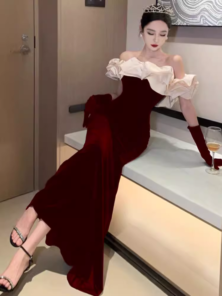 Sexy Mermaid Burgundy Velvet Prom Dresses With Gloves C43 - View 2 | VelvetHem