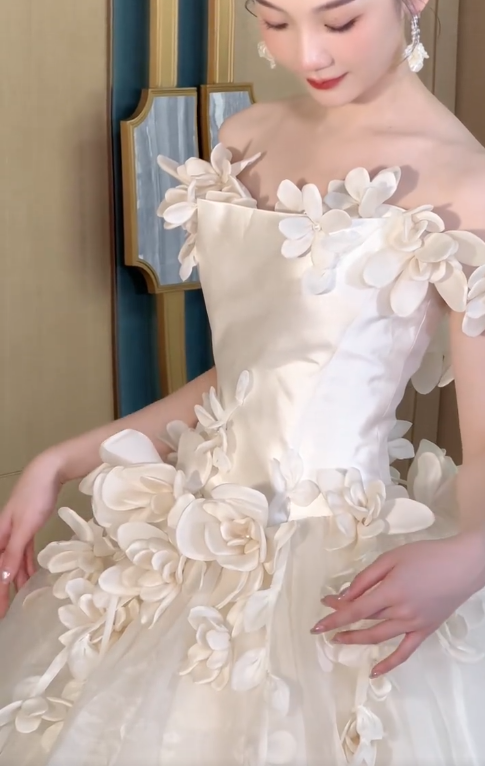 Style Classy Ball Gown Off The Shoulder Satin Tulle Applique Long Wedding Dresses - View 2 | VelvetHem