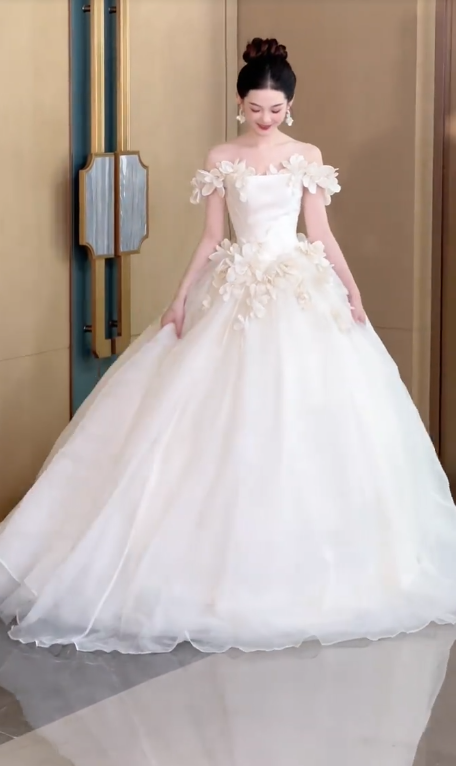Style Classy Ball Gown Off The Shoulder Satin Tulle Applique Long Wedding Dresses - View 4 | VelvetHem