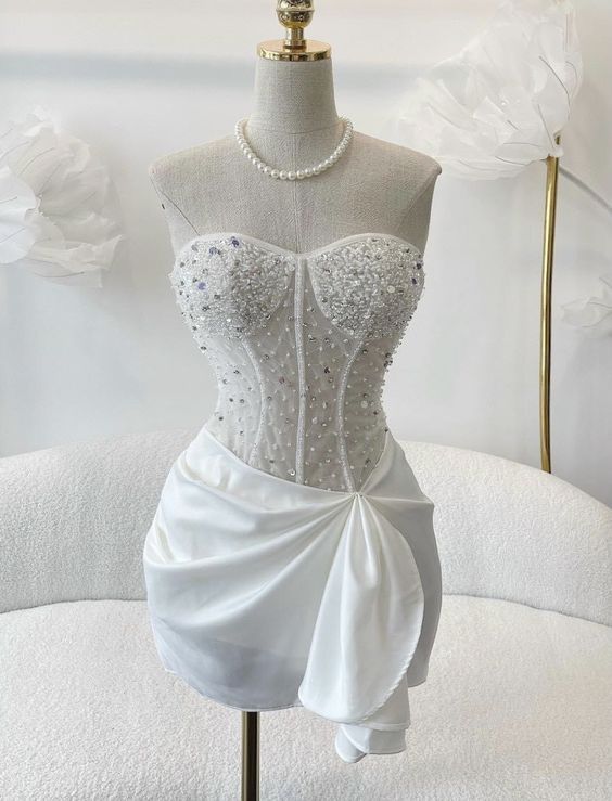 Pretty White Mermaid Sweetheart Satin Beads Short Homecoming Dress 21th Birthday Outfits - View 2 | VelvetHem