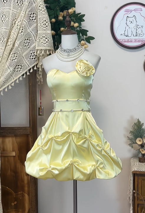 Sweet Strapless Satin Pleated Beaded Homecoming Dress Short A Line Birthday Outfits