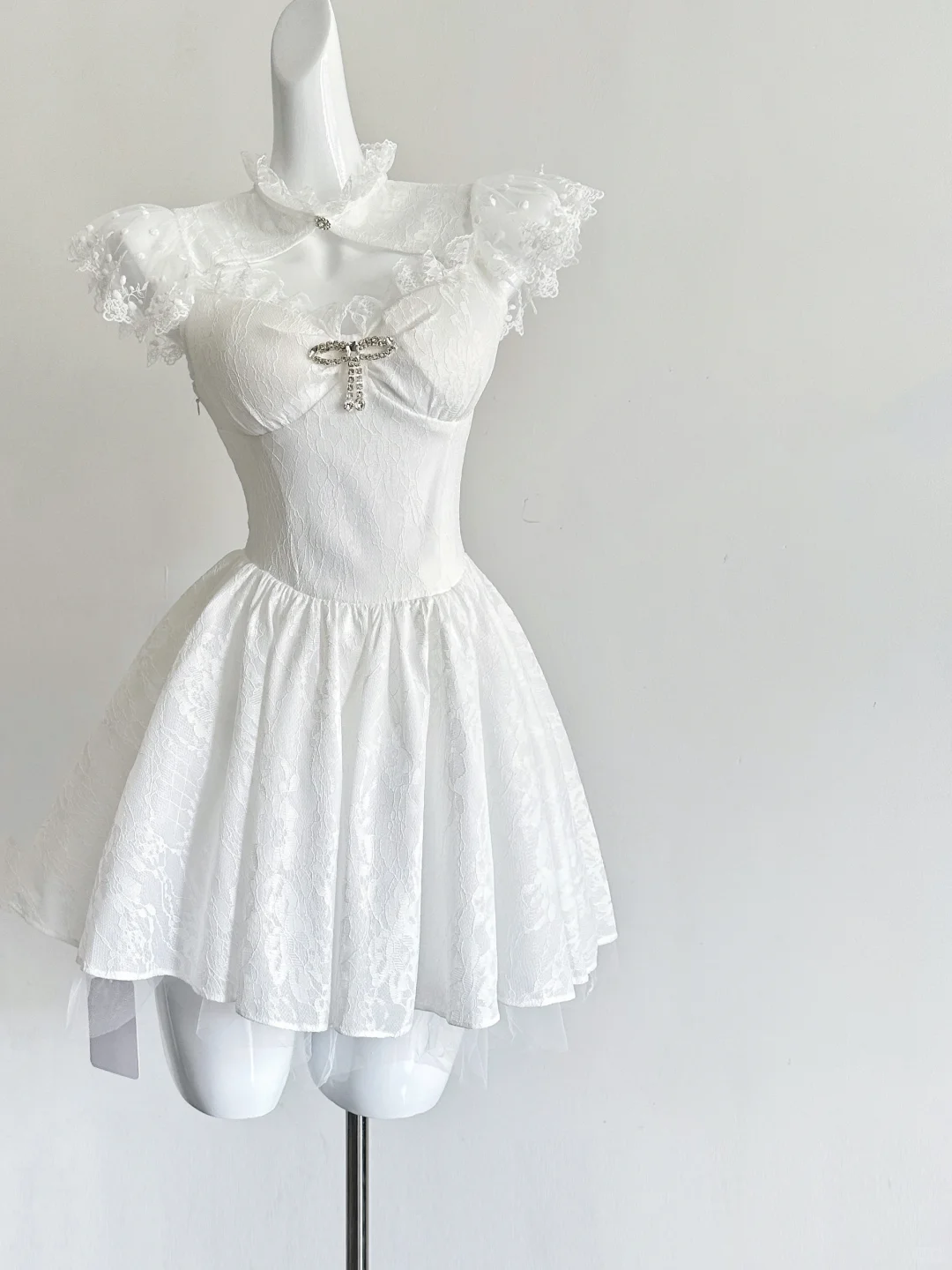 Princess White A Line Satin Lace Short Homecoming Dress 19th Birthday Outfits