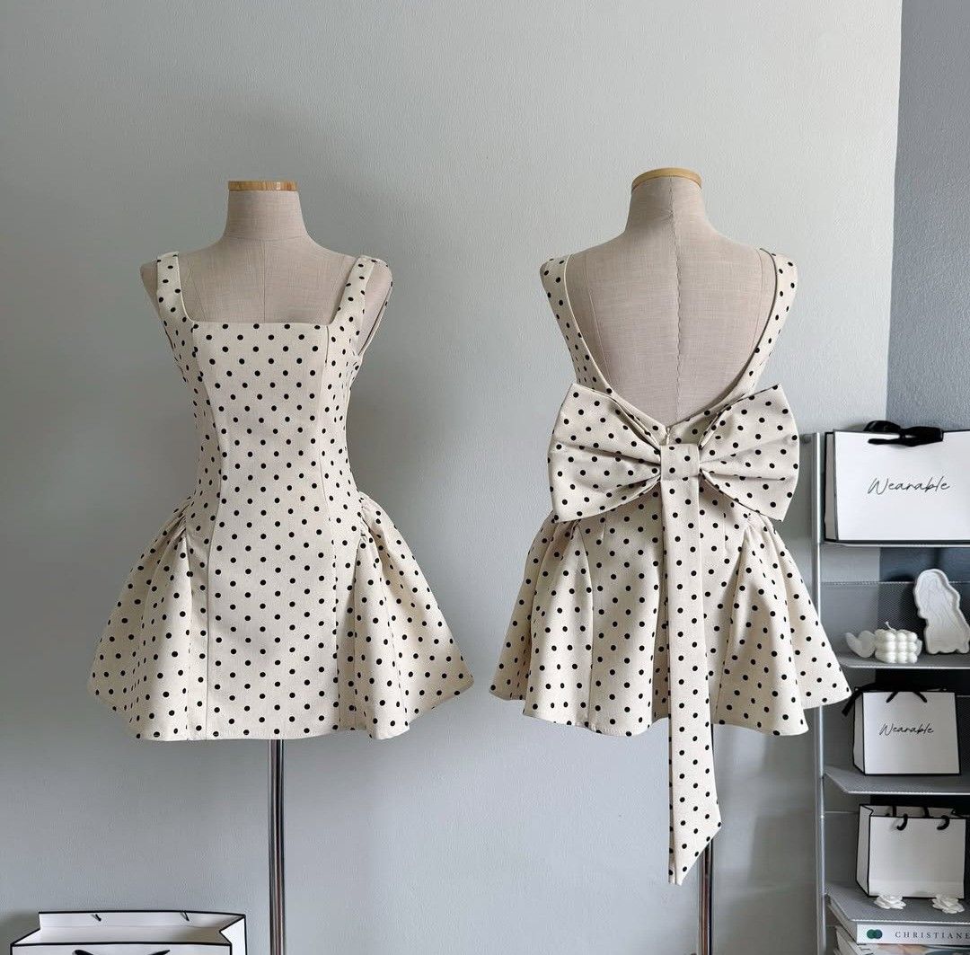 Pretty A Line Square Polka Dots Satin Back With Bow Knot Short Homecoming Dress 19th Birthday Outfits