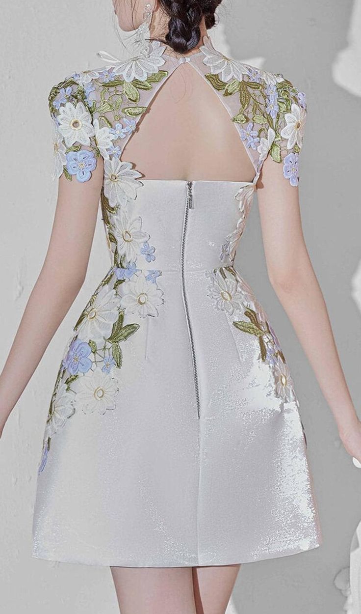 Elegant A line Scoop Neckline Short Satin Homecoming Dress 20th Birthday Outfits