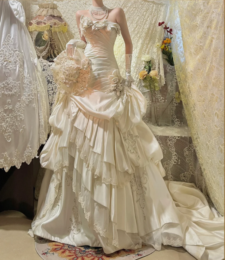 Vintage Strapless Ivory Satin Pleated Lace Appliques Mermaid Long Wedding Dress Formal Bridal Gown - View 4 | VelvetHem
